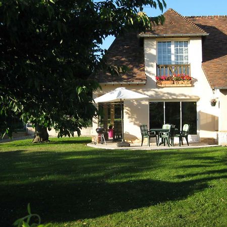 Gite De La Balle De Golf Jumieges Exterior photo