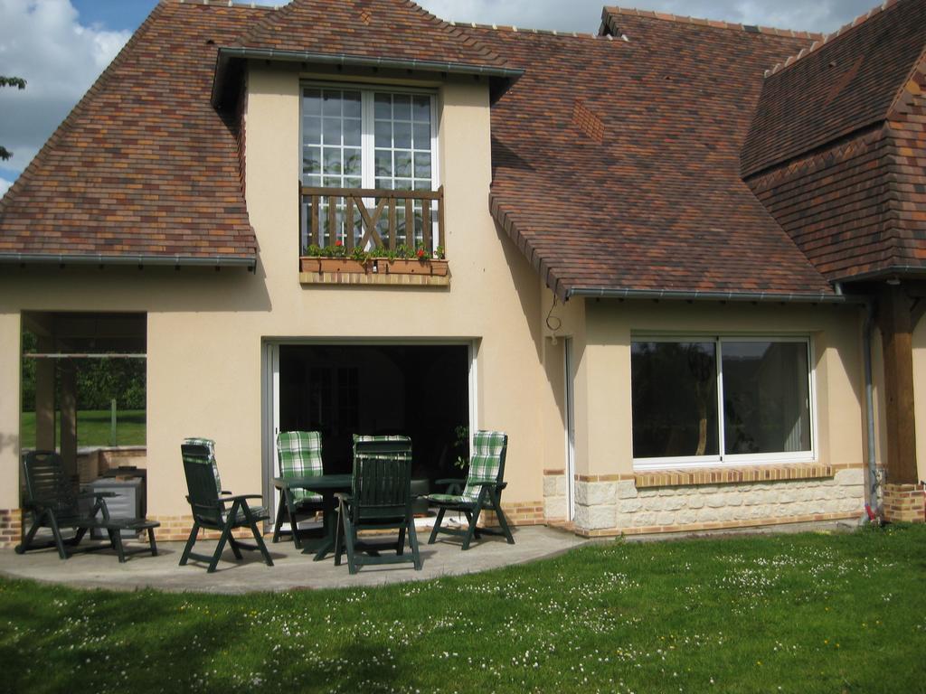 Gite De La Balle De Golf Jumieges Room photo
