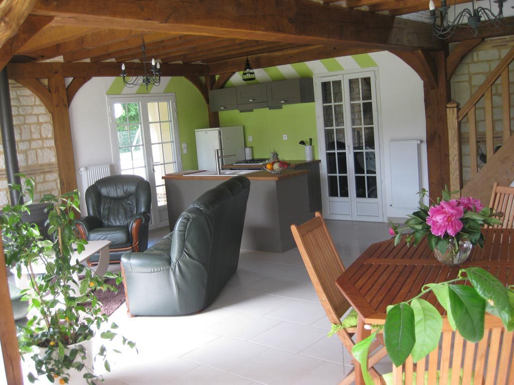 Gite De La Balle De Golf Jumieges Room photo