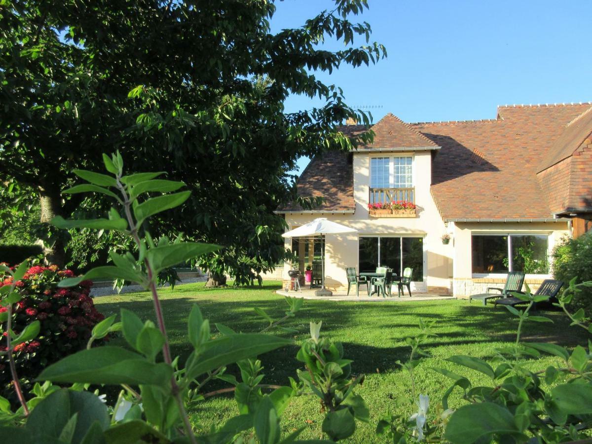 Gite De La Balle De Golf Jumieges Exterior photo