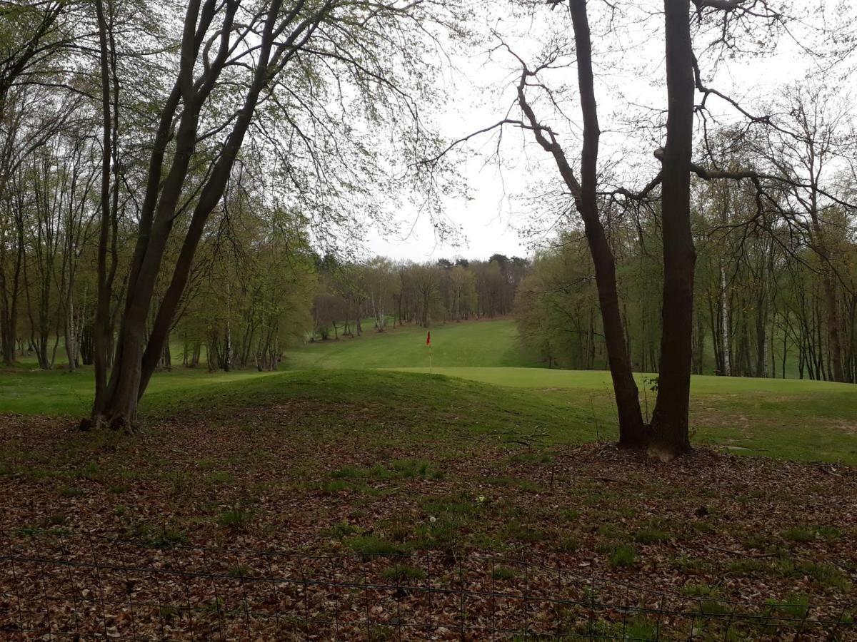 Gite De La Balle De Golf Jumieges Exterior photo